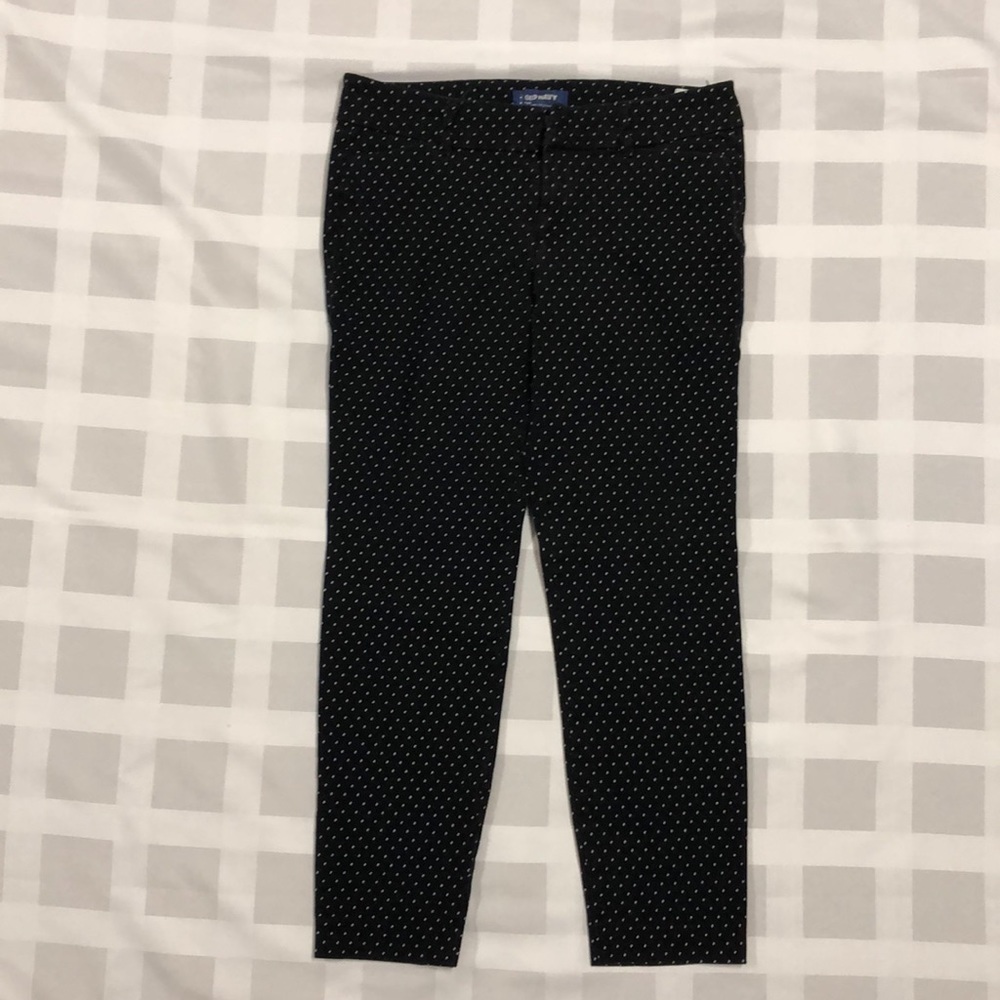 Old Navy Black w White Pixie Pants Size 8 Petite